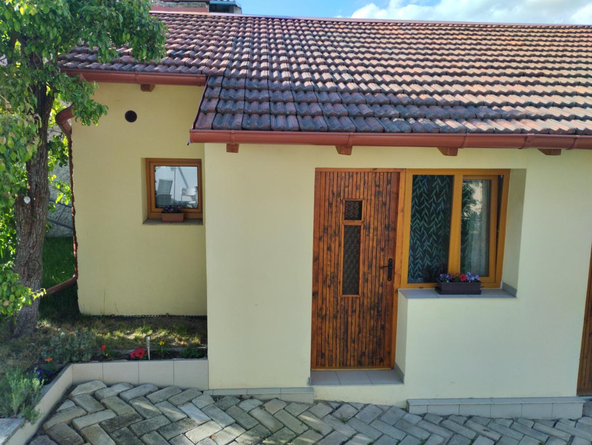Malé útulné studio s koupelnou a kuchyňkou Svinarov Exterior foto